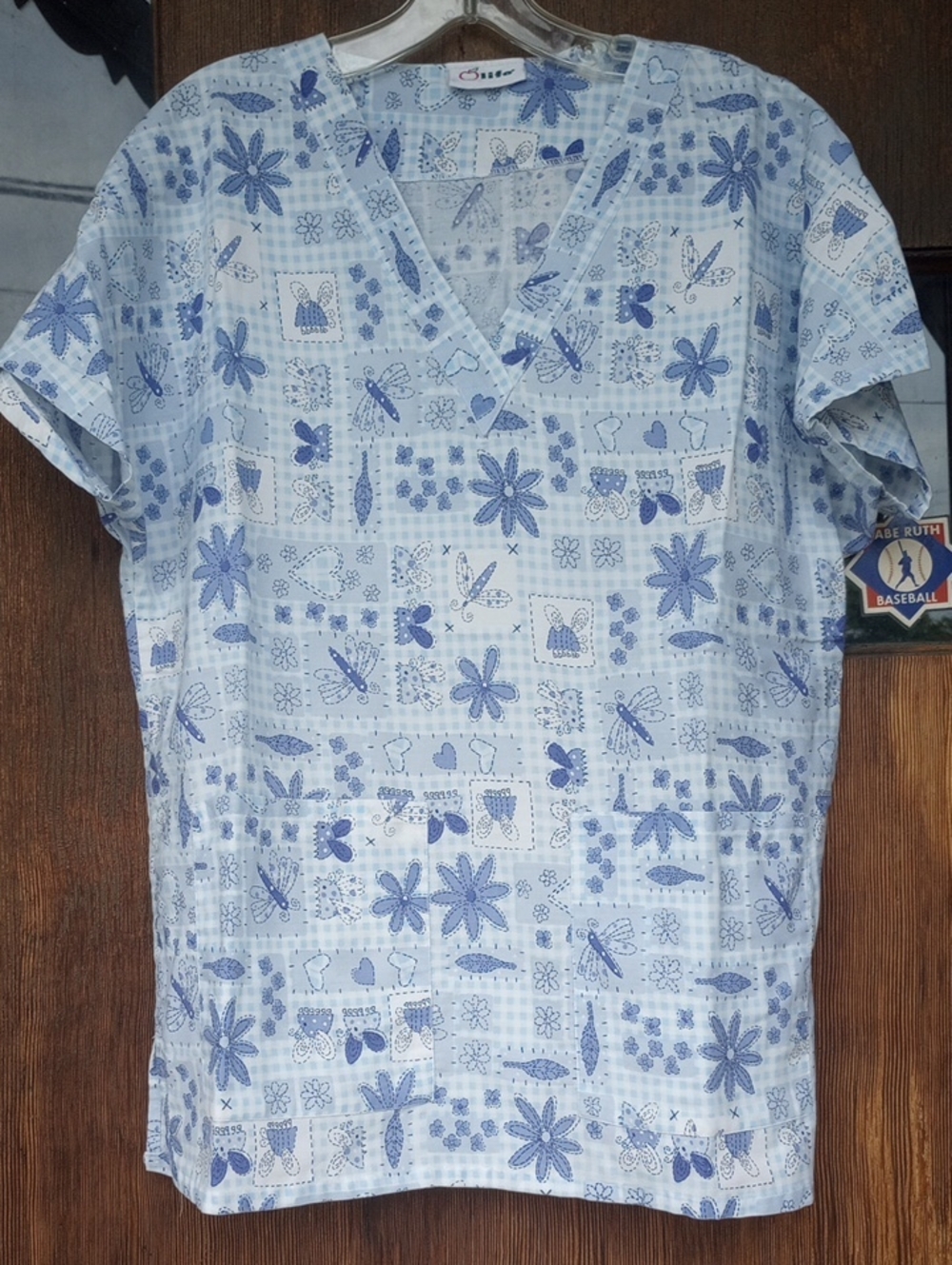Life Uniform Blue & White Floral Short Sleeve Scrub Top w/ Hearts & Checks, Med